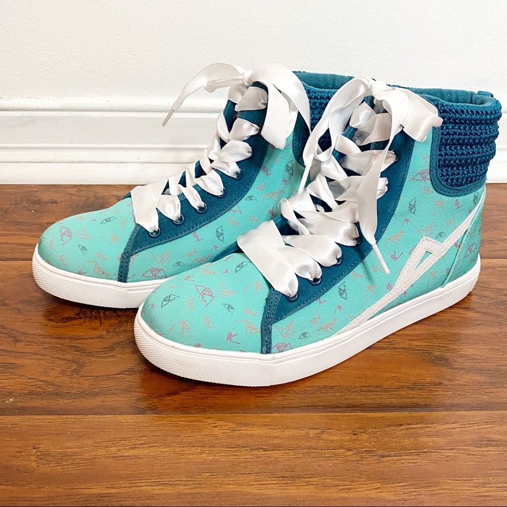 Poppy Lifestyle Teal Encourager Hi-Top Sneaker Size 8 Crochet Ribbon Laces